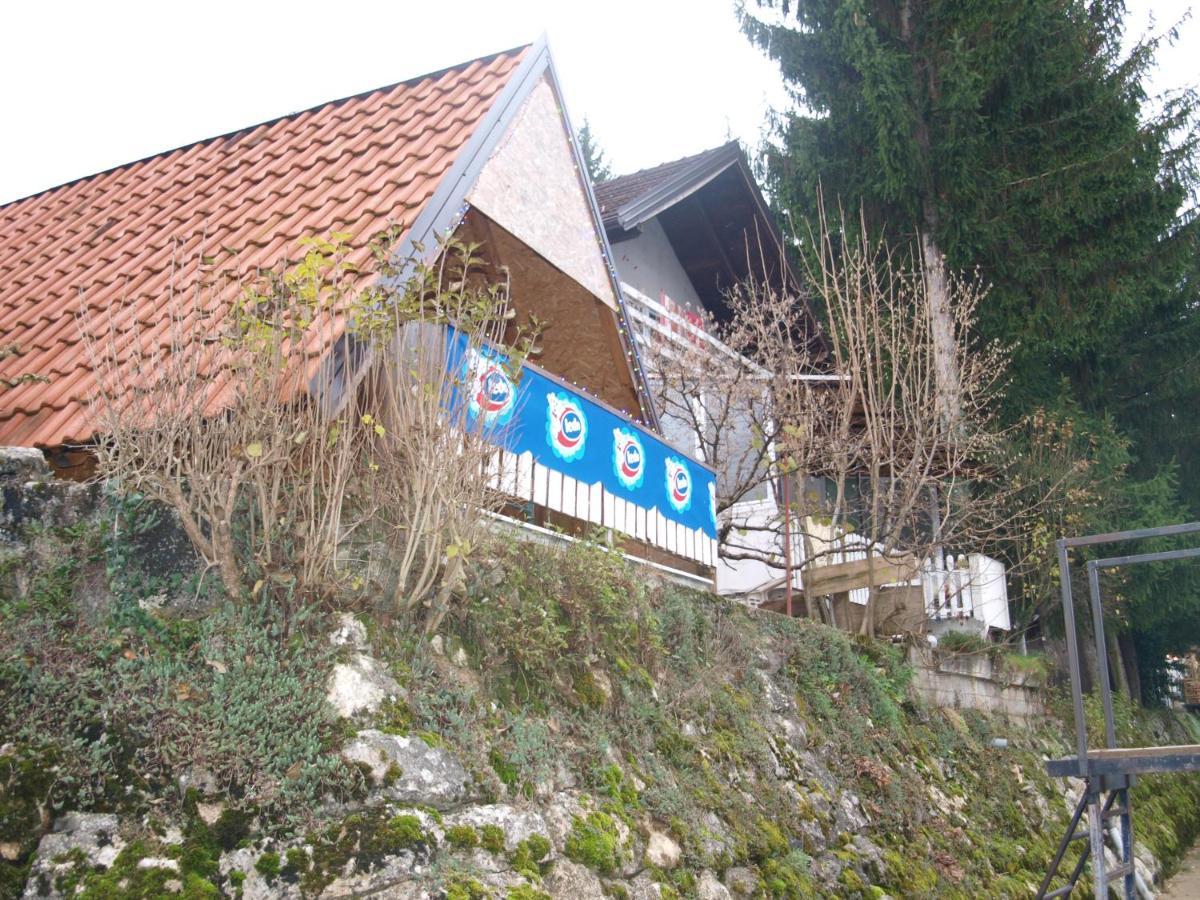 Alfa Apartment Kulen Vakuf Exterior foto